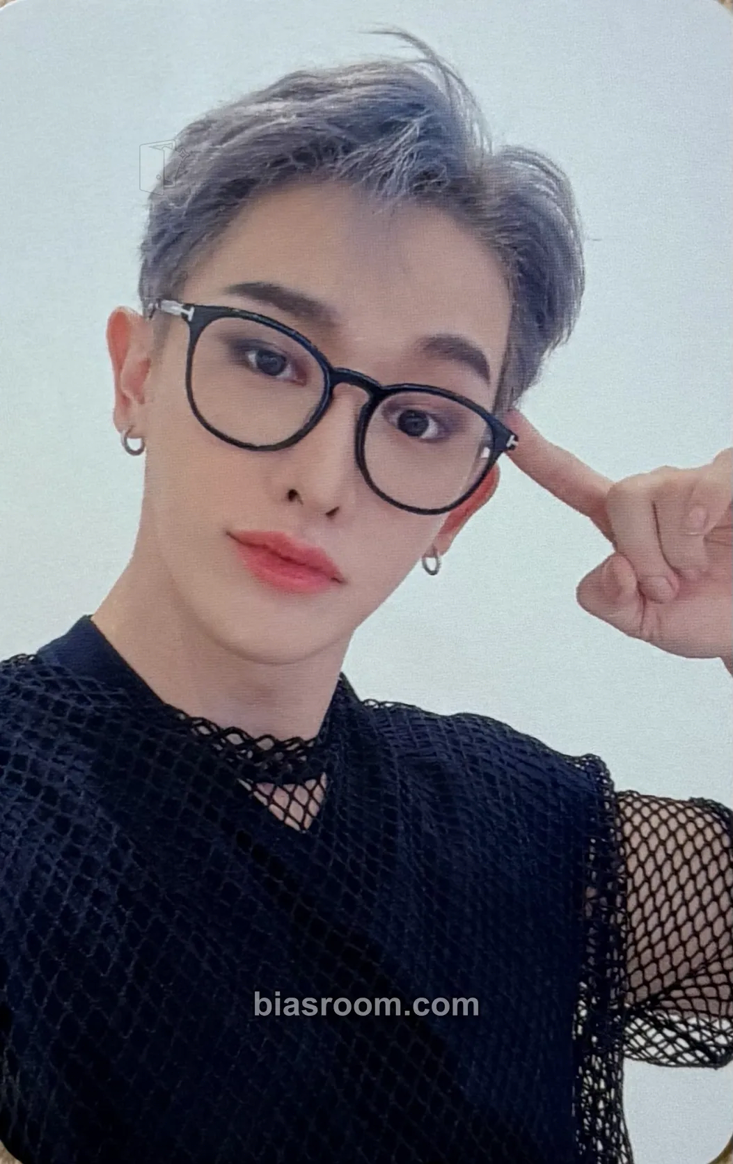 Wonho Blue Letter Photocard - Wonho K-pop photocard