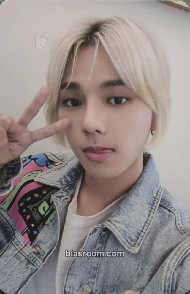 CMDM - HeeJu - Back To The Future Album album photocard special version