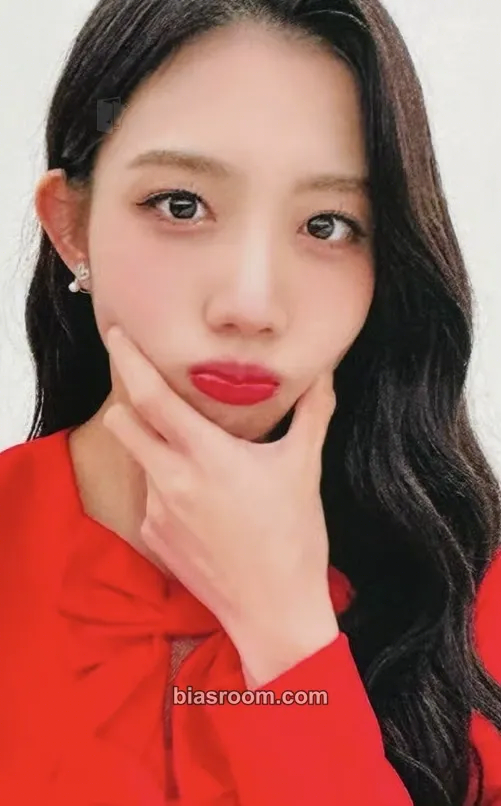 Yuju Cherry Dash Photocard - Cherry Bullet - Cherry Bullet K-pop photocard