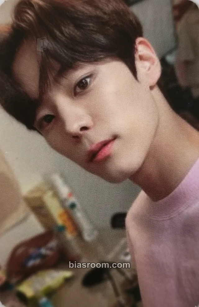 Yoon Seobin - Seobin - Roommates of Poongduck 304 Album 'selfie' version album photocard
