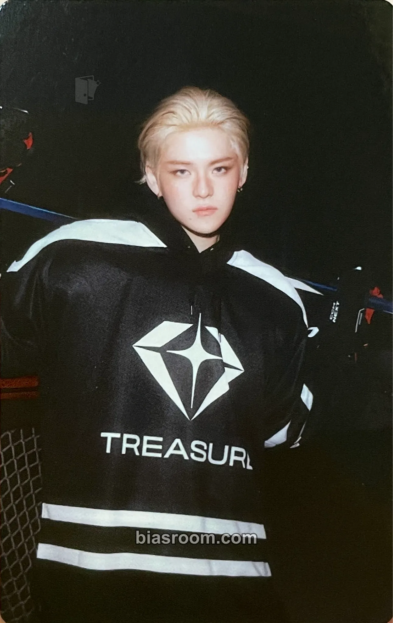 Yoshi 2025 Season's Greetings - Team Treasure Photocard - TREASURE - TREASURE K-pop photocard
