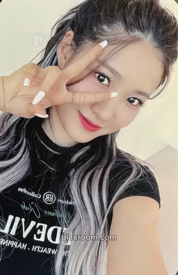 Remi Cherry Dash Photocard - Cherry Bullet - Cherry Bullet K-pop photocard