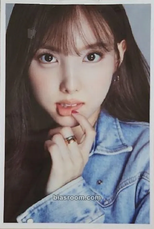 Nayeon D'FESTA Exhibition Photocard - TWICE - TWICE K-pop photocard