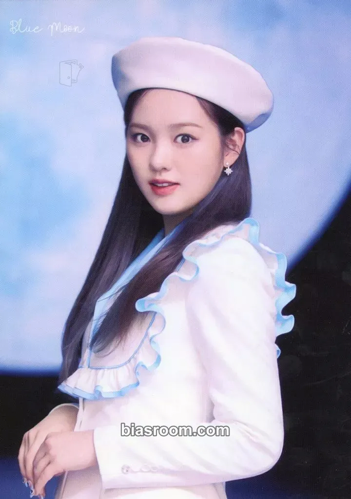 Rio “Blue Moon” official goods Photocard - NiziU - NiziU K-pop photocard