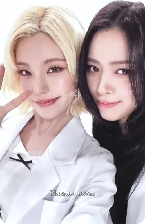 ITZY Official Fanclub MIDZY 5th Generation Photocard - ITZY - ITZY K-pop photocard