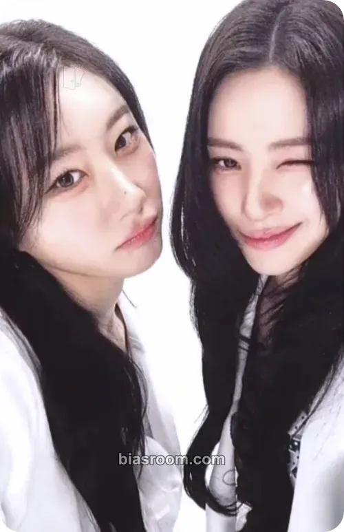 ITZY Official Fanclub MIDZY 5th Generation Photocard - ITZY - ITZY K-pop photocard