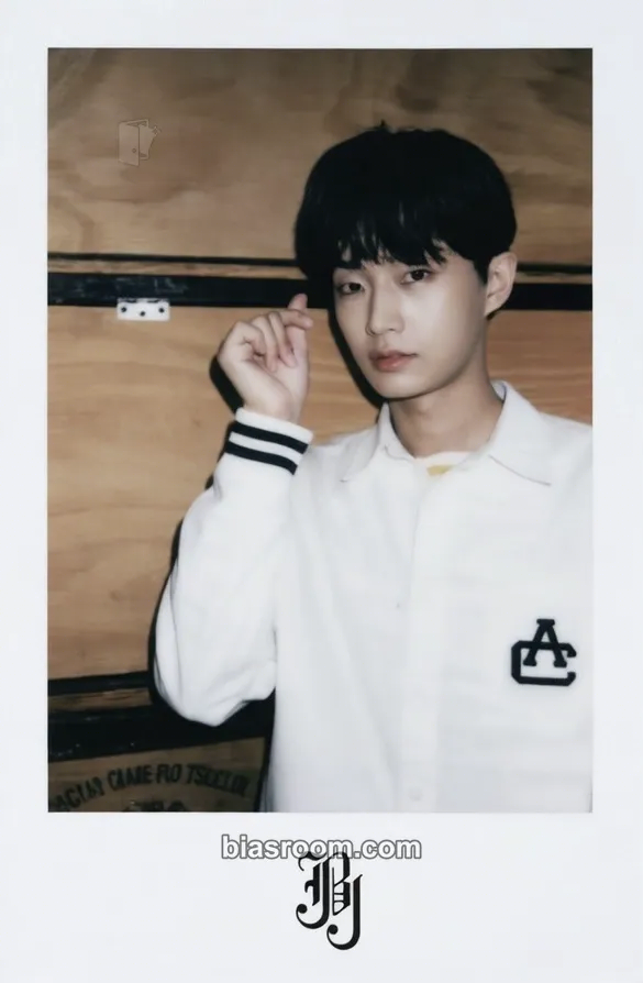 Longguo JBJ FANTASY POP-UP STORE Photocard - JBJ - JBJ K-pop photocard