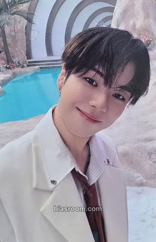 Yoon Jaehyuk Pulse on Tour Photocard - TREASURE - TREASURE K-pop photocard