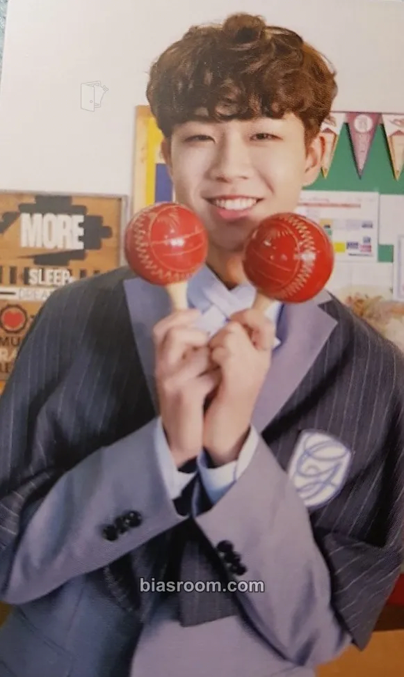 Dong Hyun 奇跡 (Miracle) Photocard - Golden Child - Golden Child K-pop photocard