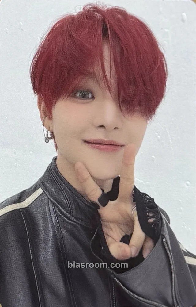 TREASURE - Jihoon - REBOOT Album album photocard photobook version version 1 selfie