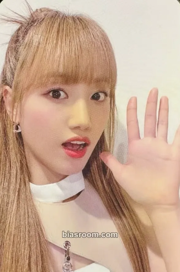 Haeyoon Cherry Dash Photocard - Cherry Bullet - Cherry Bullet K-pop photocard