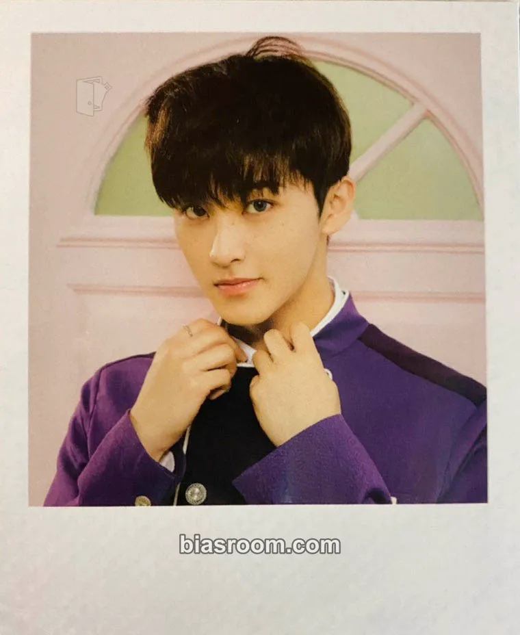 Mark 2022 Season’s Greetings Photocard - NCT DREAM - NCT DREAM K-pop photocard