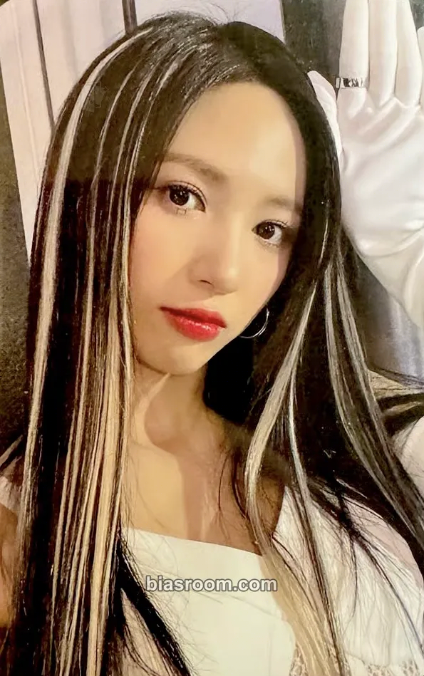 Huh Jiwon Cherry Dash Photocard - Cherry Bullet - Cherry Bullet K-pop photocard