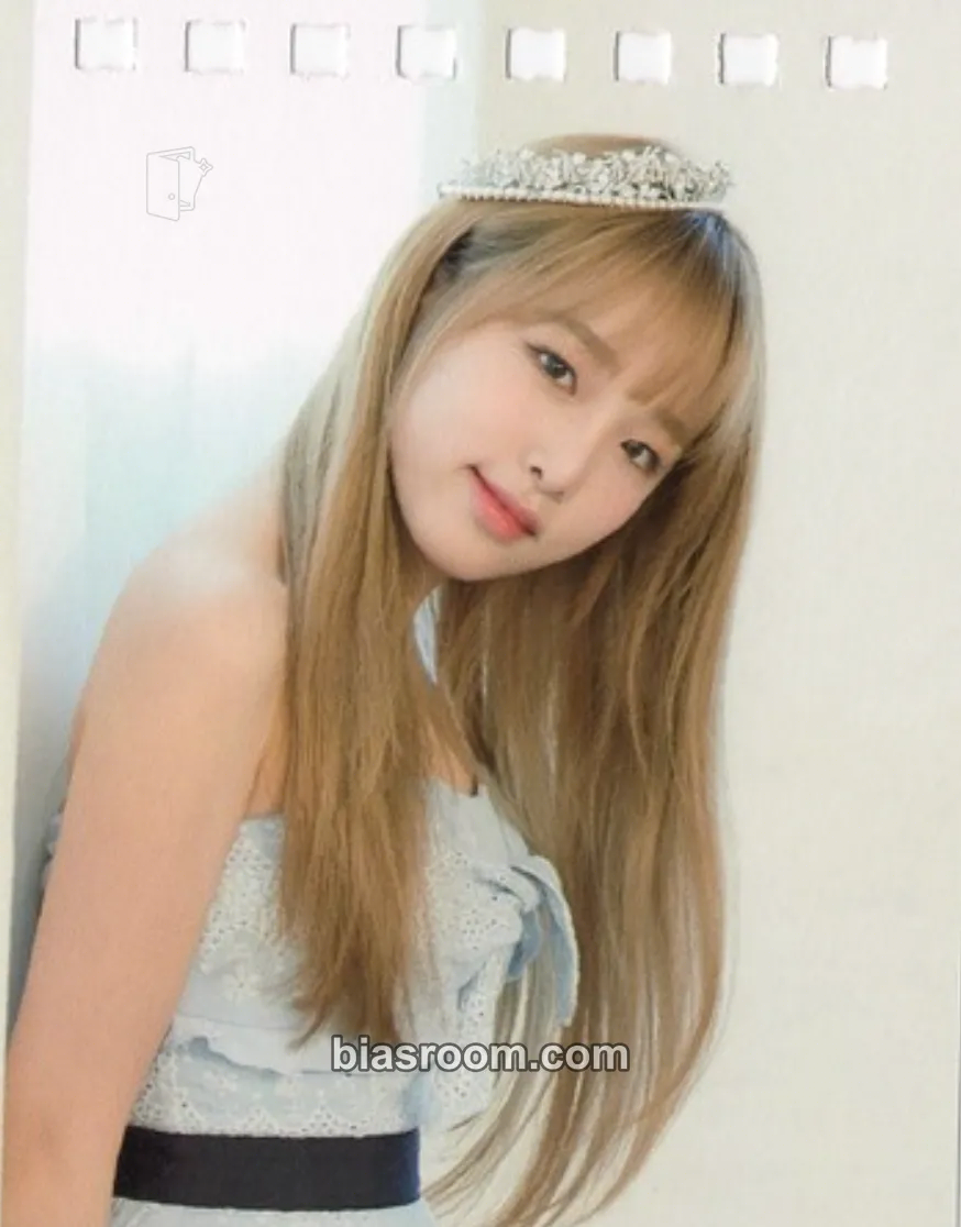 Yena 1st PHOTOBOOK “SECRET TIME” Photocard - IZ*ONE - IZ*ONE K-pop photocard