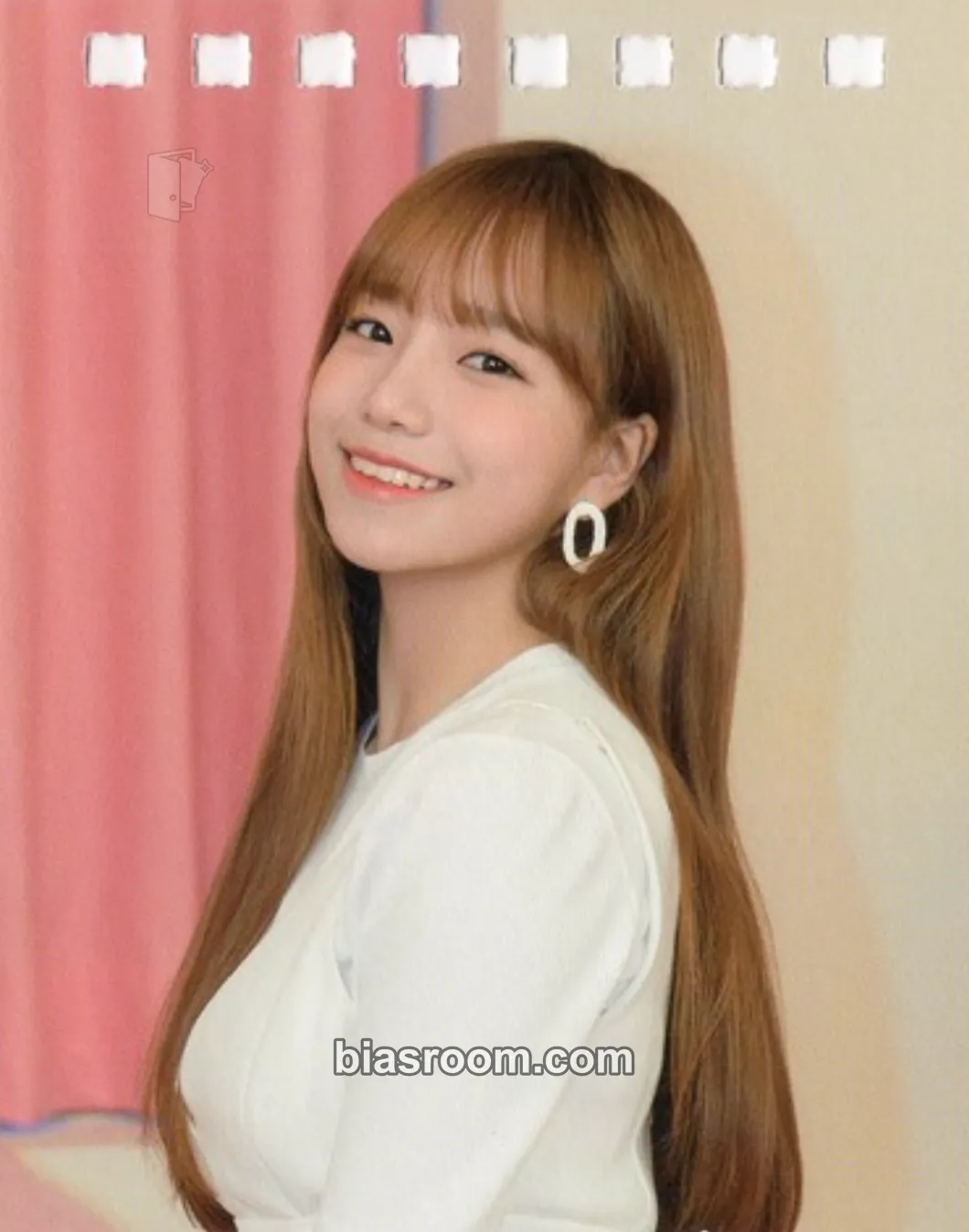Jo Yuri 1st PHOTOBOOK “SECRET TIME” Photocard - IZ*ONE - IZ*ONE K-pop photocard