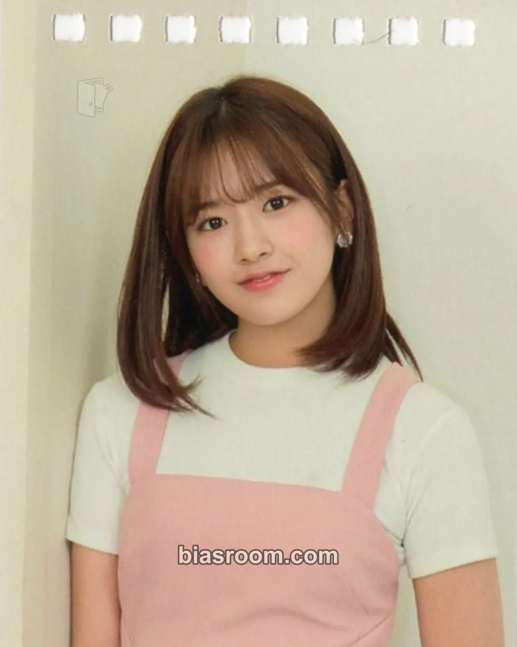 Yujin 1st PHOTOBOOK “SECRET TIME” Photocard - IZ*ONE - IZ*ONE K-pop photocard