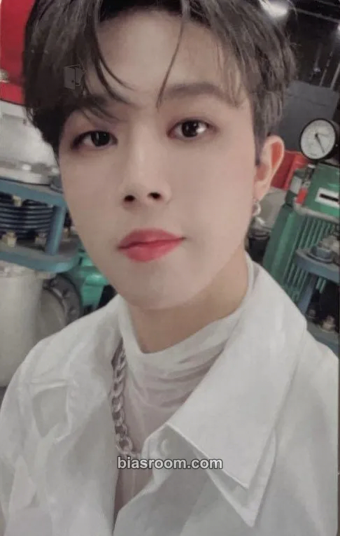 Dong Hyun AURA Photocard - Golden Child - Golden Child K-pop photocard