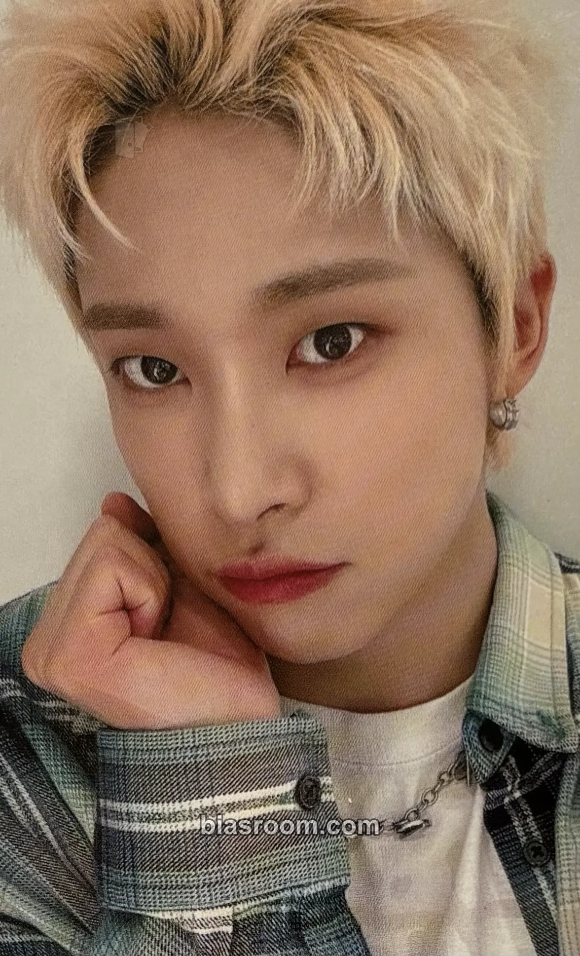Leon Chameleon Photocard - TRENDZ - TRENDZ K-pop photocard