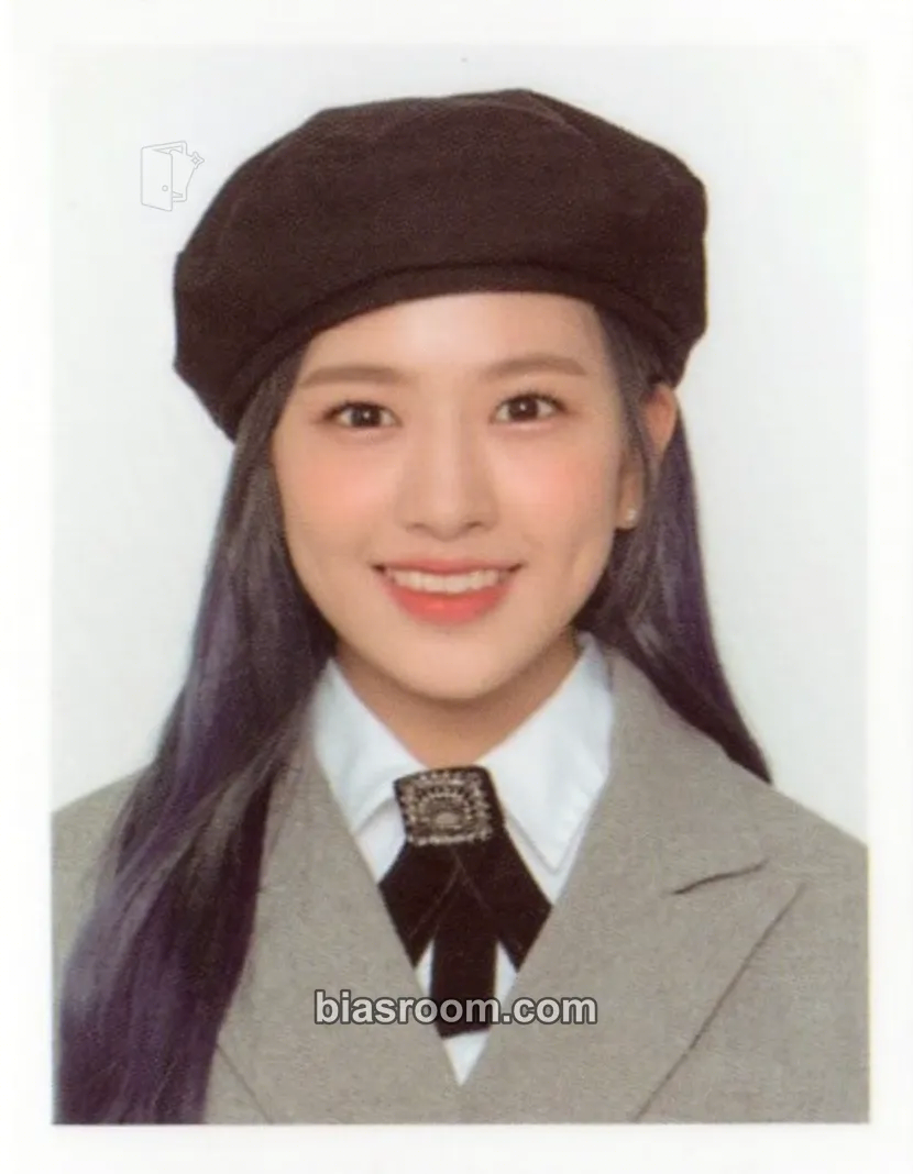 Yujin SPRING COLLECTION 2020 “SECRET DIARY” Photocard - IZ*ONE - IZ*ONE K-pop photocard