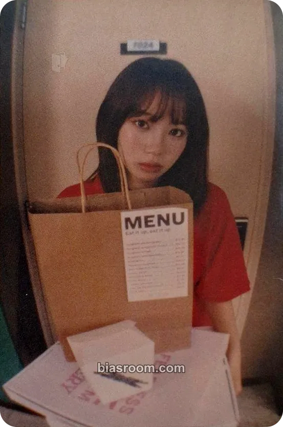 Kim Chaewon SPAGHETTI Photocard - LE SSERAFIM - LE SSERAFIM K-pop photocard