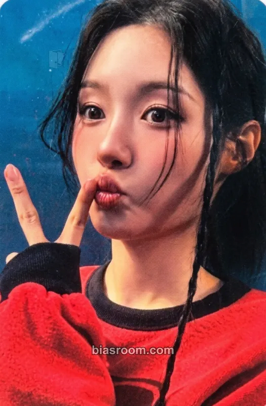 Chaeyeon LOOP Photocard - I.O.I - I.O.I K-pop photocard