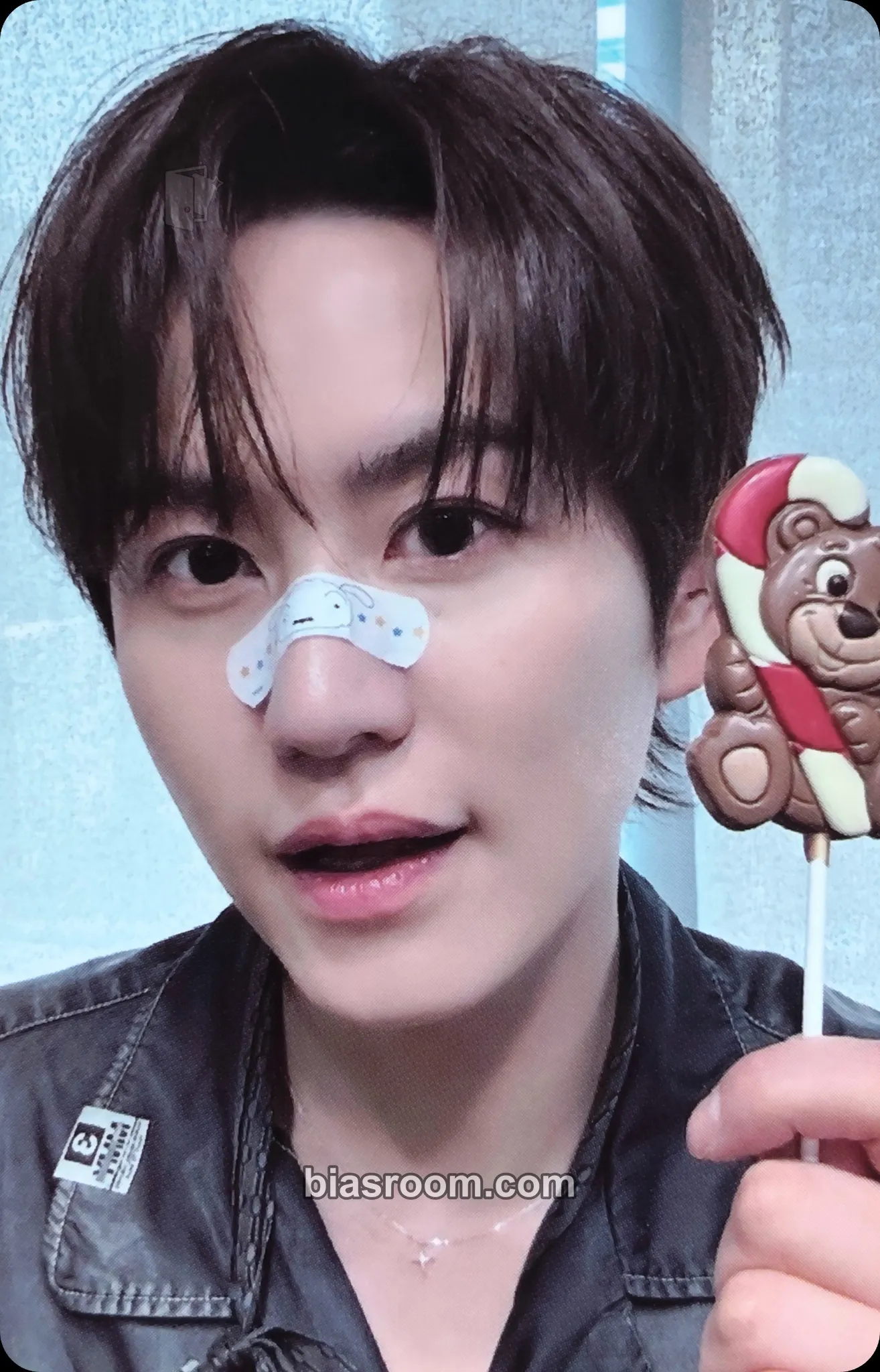 Kyuhyun ValentineKYU: Kyuhyun Valentine's Day Official Merch Photocard - SUPER JUNIOR - SUPER JUNIOR K-pop photocard