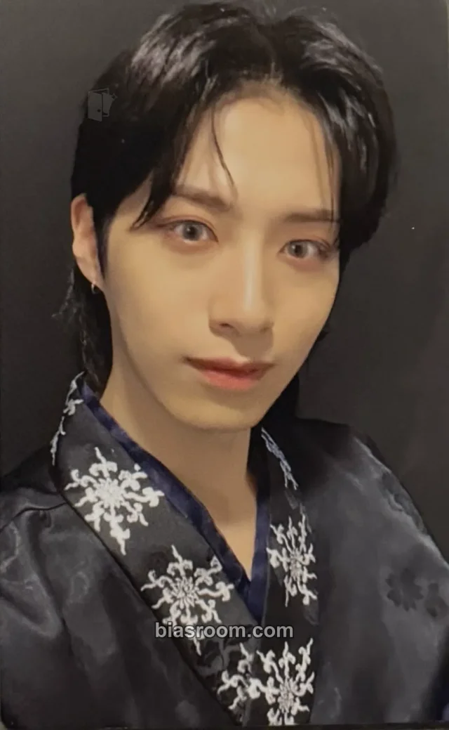 ONEUS - Xion - BLOOD MOON Album apple music round 2 video call (fancall)