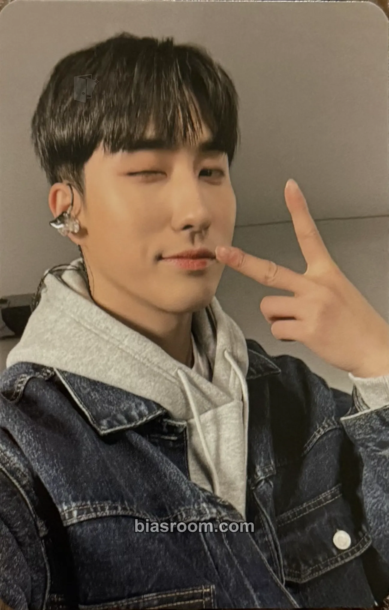 Harin Studio We: Recording #4 Photocard - ONEWE - ONEWE K-pop photocard
