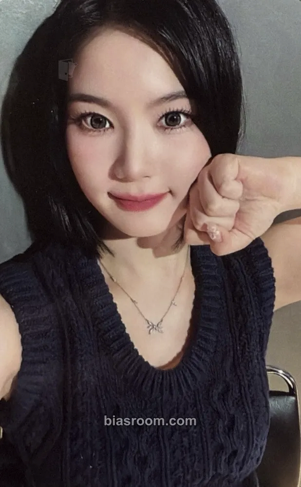 Isa GPT (Japanese Ver.)/ Tell Me Now Photocard - STAYC - STAYC K-pop photocard