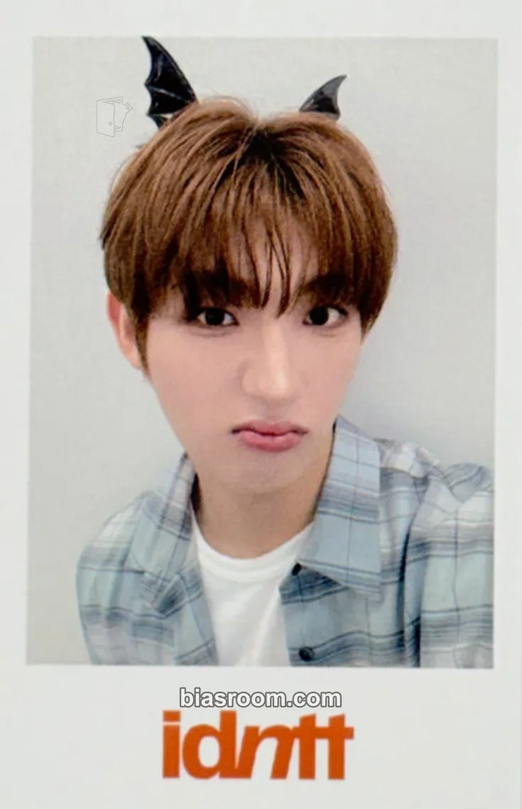 Kim HeeJu unevermet Photocard - idntt - idntt K-pop photocard
