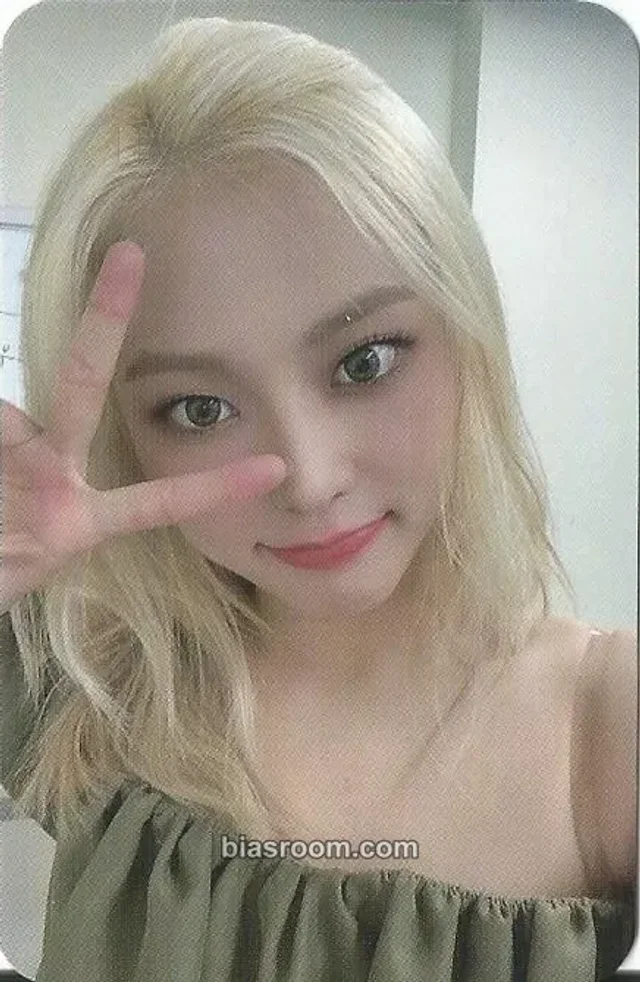 CLC - Yeeun - HELICOPTER Album apple music fansign video call (fancall)