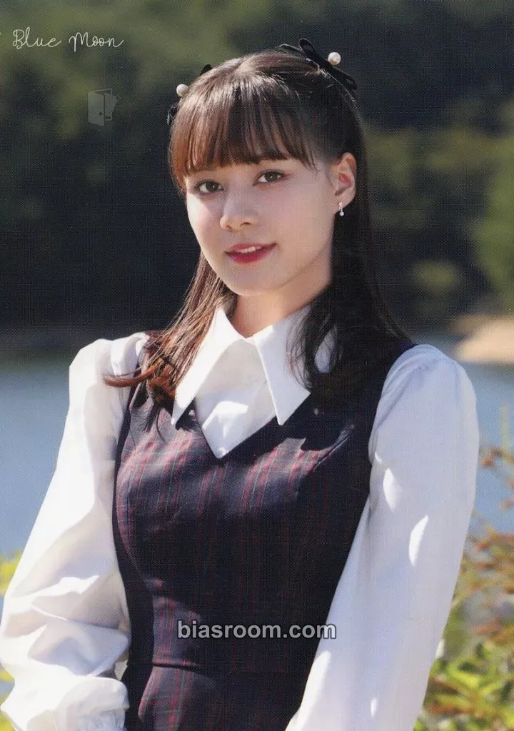 Nina “Blue Moon” official goods Photocard - NiziU - NiziU K-pop photocard