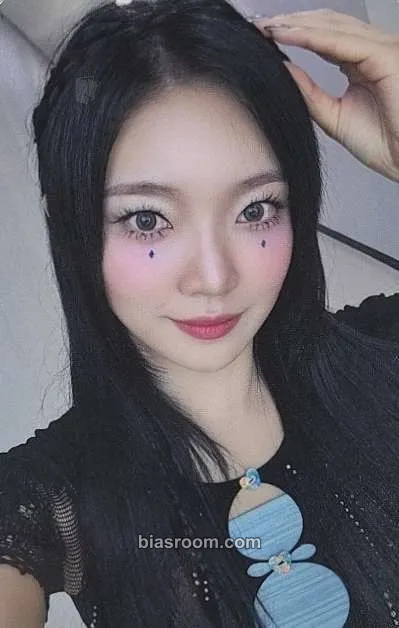Onda ZOMBIE Photocard - EVERGLOW - EVERGLOW K-pop photocard