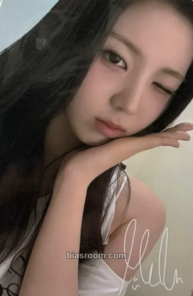 ifeye - Meu - Shanghai Fanmeeting 'WE:RISING STAR' Event vvip benefit fan meeting printed signature