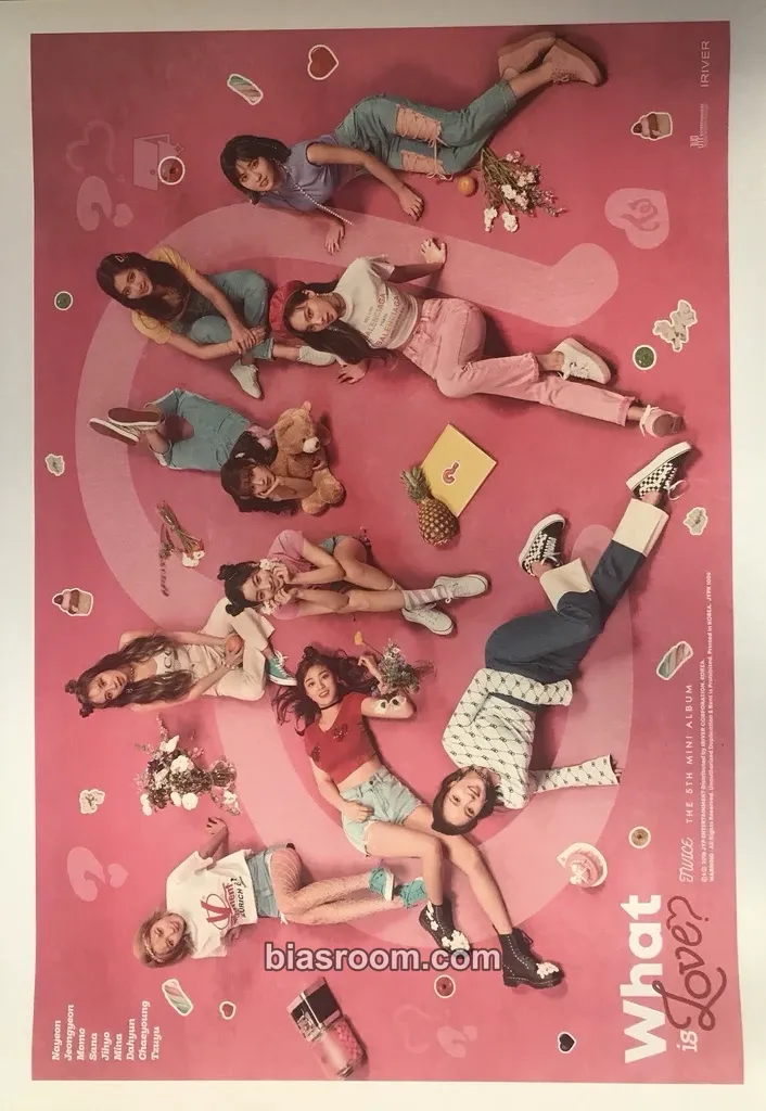 What is Love? Photocard - TWICE - TWICE K-pop photocard