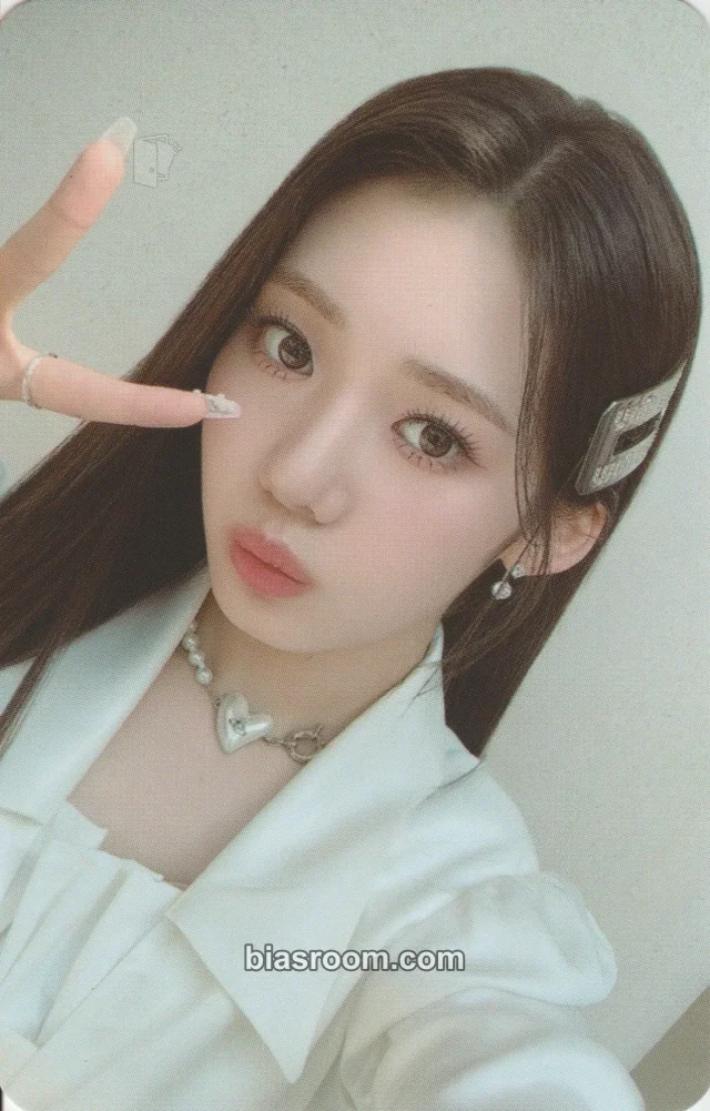 BABYMONSTER - Rora - FOREVER Album yg select photocard pack version