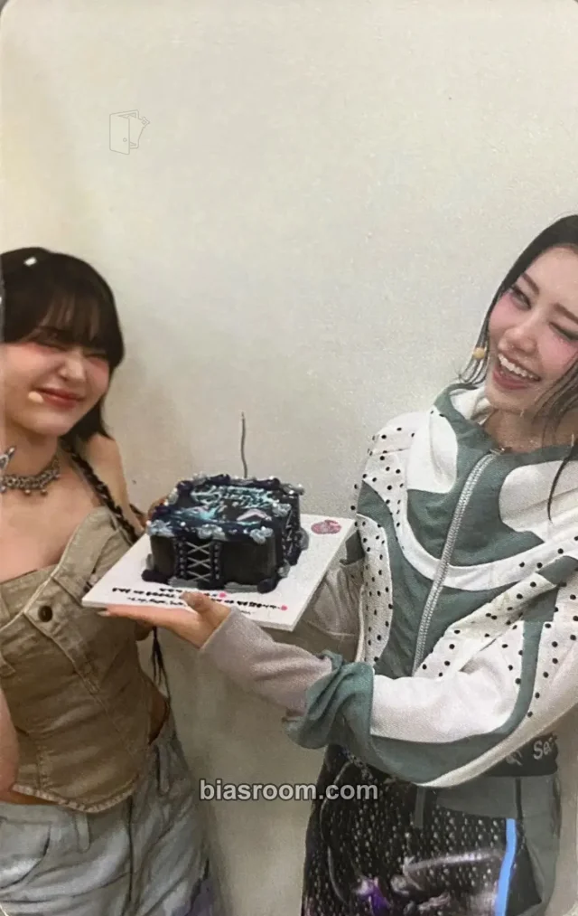 Kik5o x AleXa - AleXa & Kik5o - Kik5o x AleXa “Vital Check” fan concerts Event vip ticket benefit concert exclusive unit