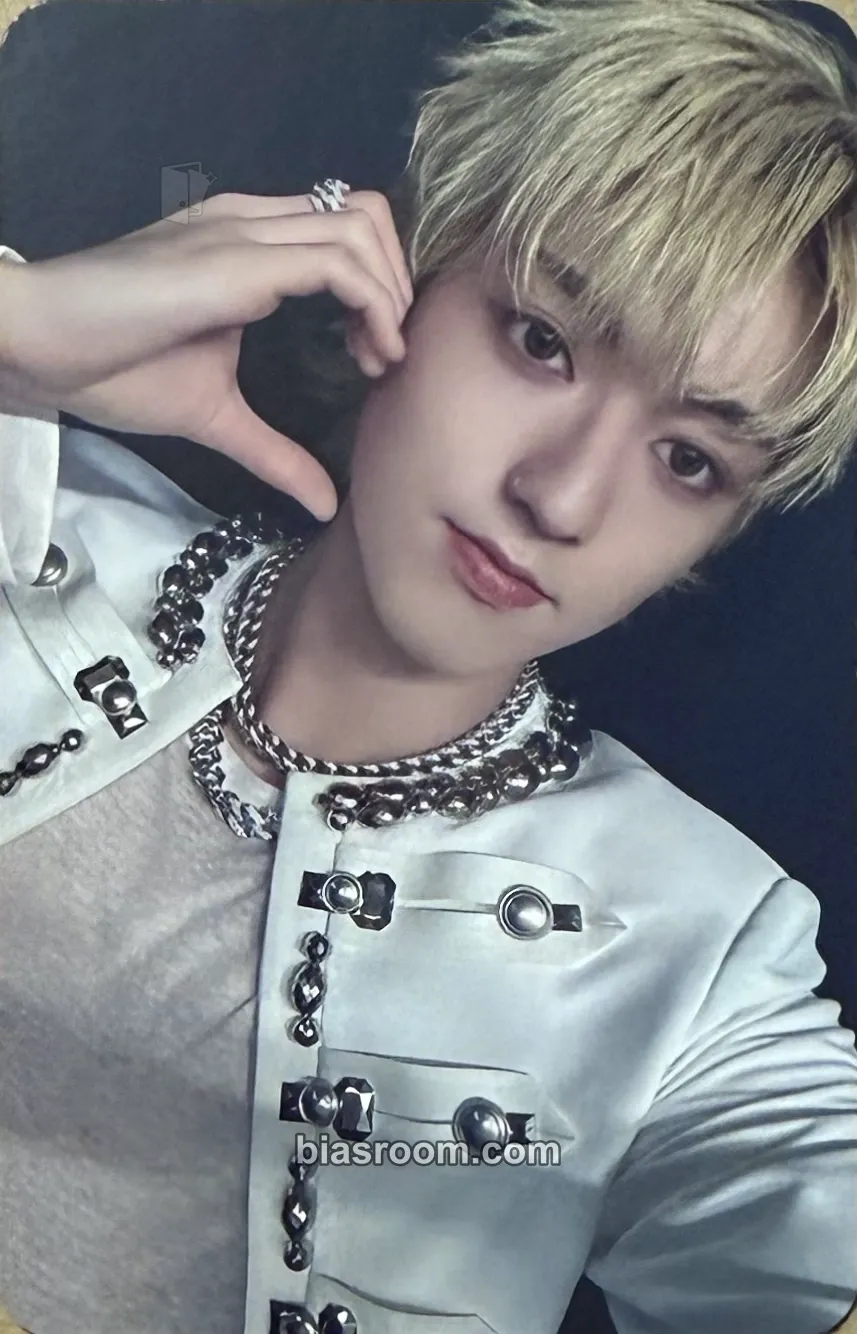 Haruto REBOOT Photocard - TREASURE - TREASURE K-pop photocard