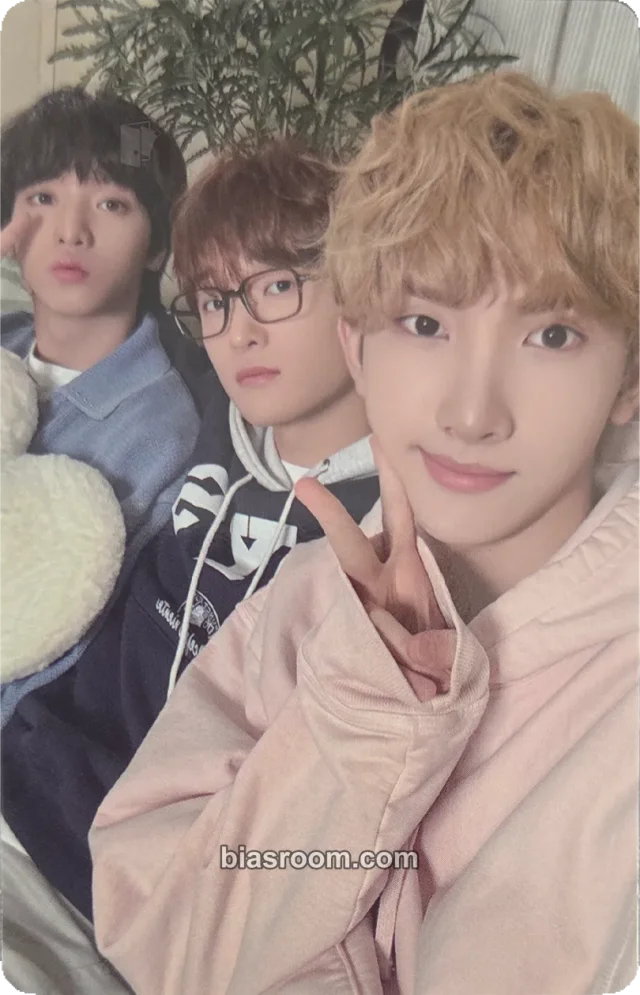 cmgquqfl40005l5049brg7t5e Other photocard