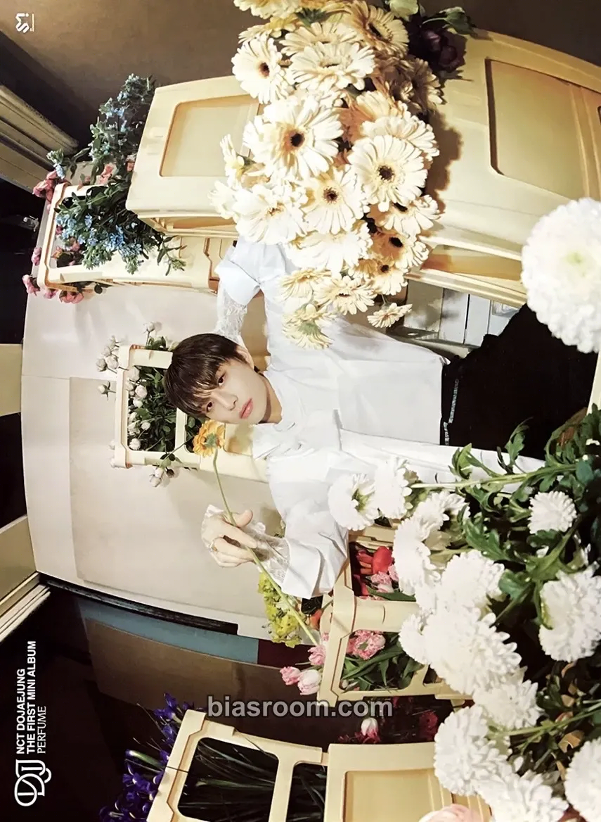 Jungwoo Perfume (DJJ unit) Photocard - NCT - NCT K-pop photocard