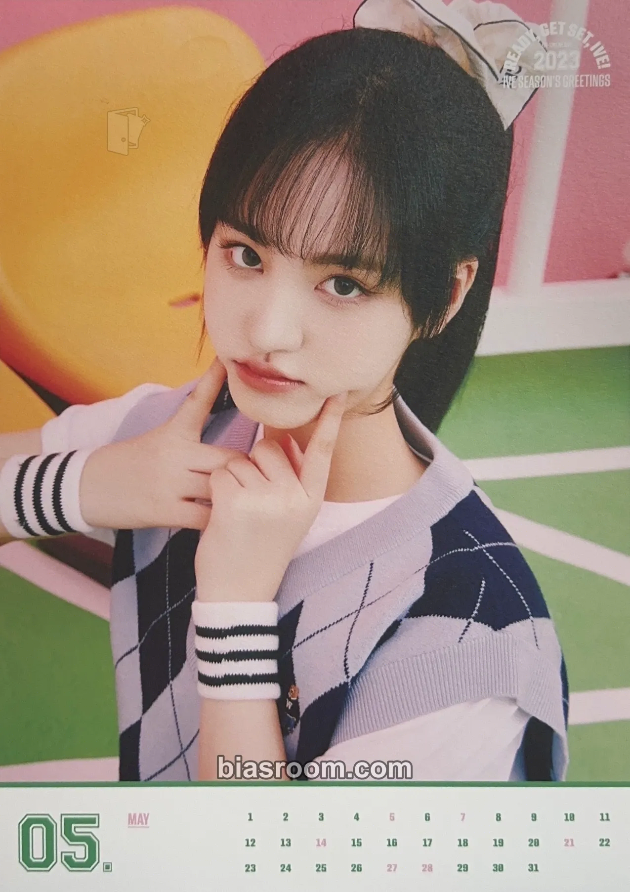 Liz 2023 Season’s Greetings: READY, GET SET, IVE! Photocard - IVE - IVE K-pop photocard