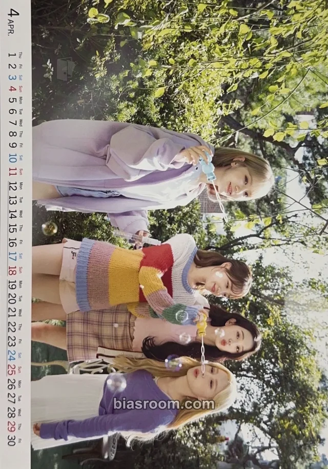 IZ*ONE - Other desk calendar double-sided