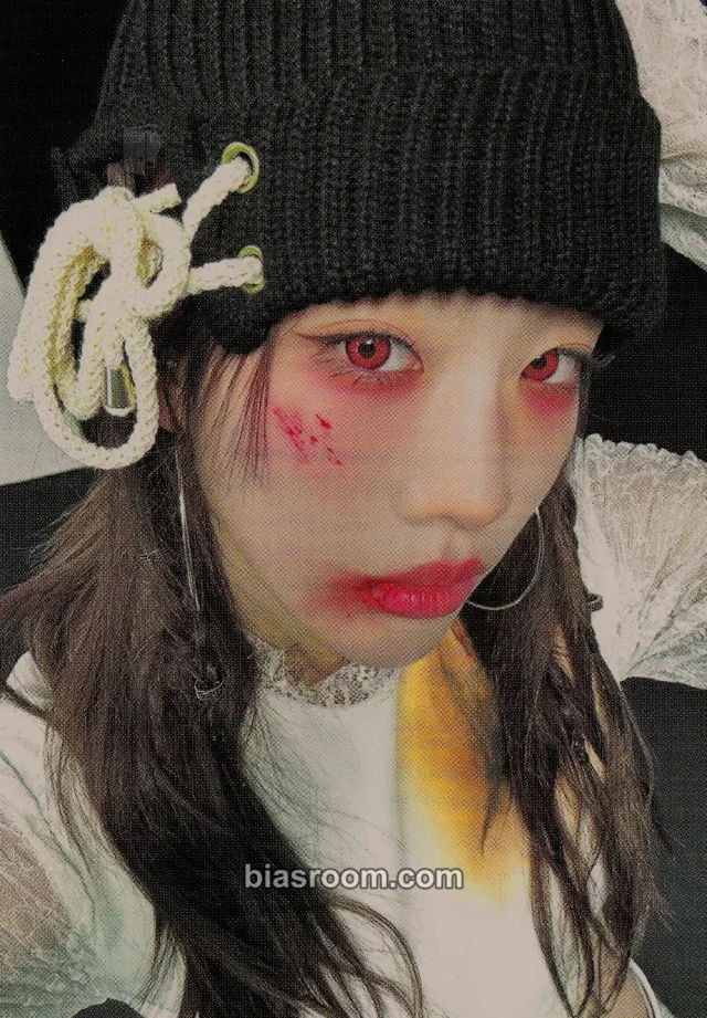 ARTMS - Kim Lip - BURN Album olive young lucky draw (LD) mini postcard
