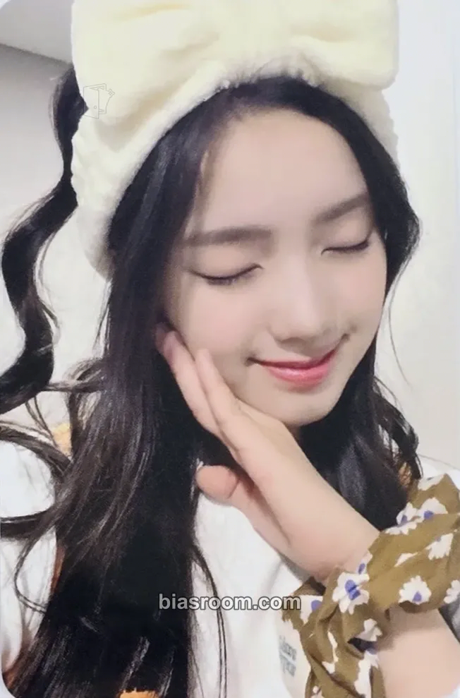 Elisia CURIOUS Photocard - UNIS - UNIS K-pop photocard