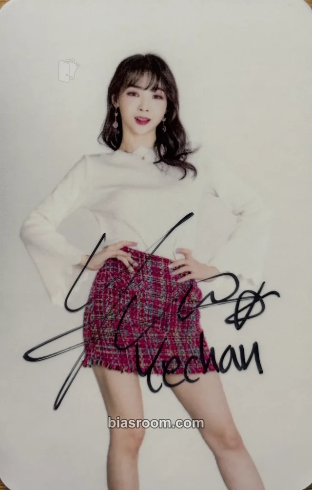 PinkFantasy - Yechan - Luvit! All Your Fantasy Photobook Other autographed pob (pre-order benefit)