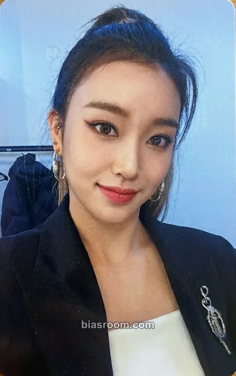 Sumin Star To A Young Culture Photocard - STAYC - STAYC K-pop photocard