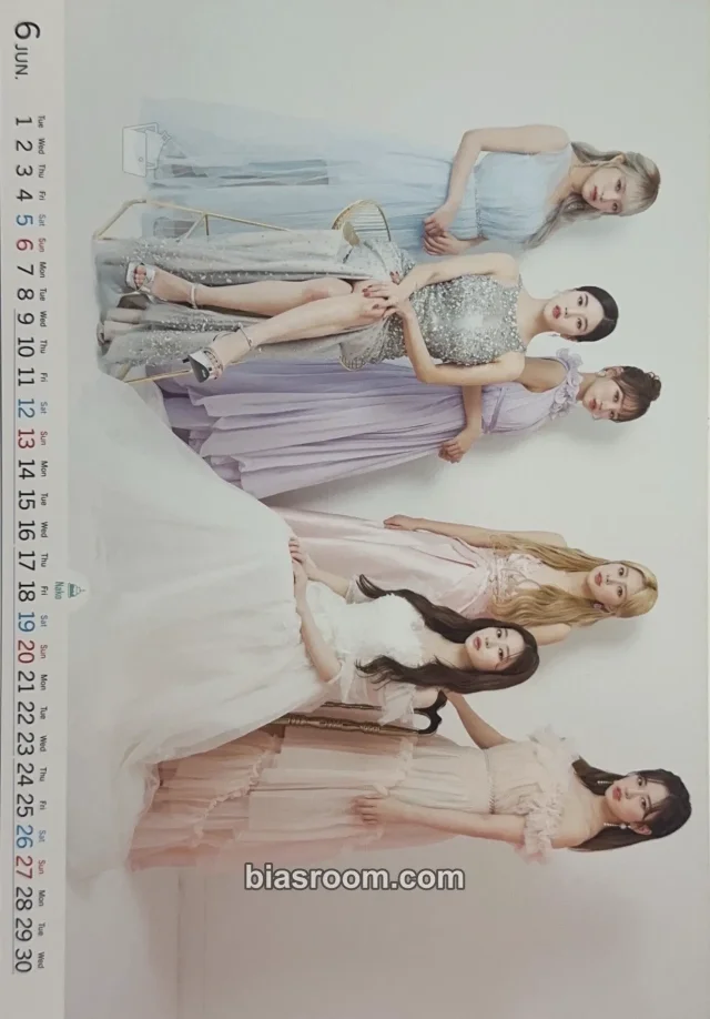 IZ*ONE - Yena & Kwon Eunbi & Kim Chaewon - 1st JAPAN PHOTO BOX “SPECIAL SURPR*IZ” Other desk calendar double-sided