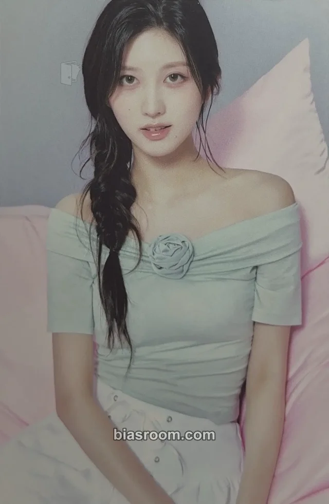 IVE - Gaeul - 2024 Season's Greetings: A Fairy's Wish Other postcard set kit inclusion