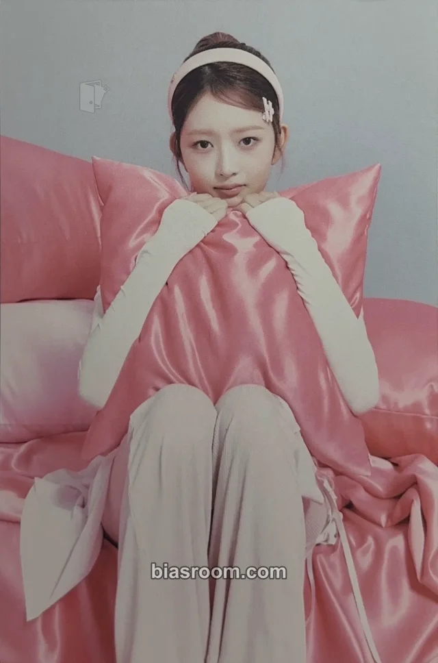 IVE - Rei - 2024 Season's Greetings: A Fairy's Wish Other postcard set kit inclusion