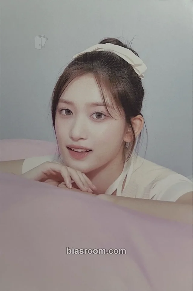 IVE - Leeseo - 2024 Season's Greetings: A Fairy's Wish Other postcard set kit inclusion